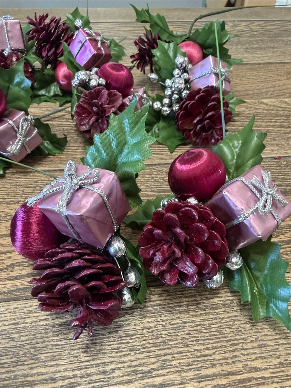 (11) VTG Festive Berry Pink Holiday Floral Craft Pieces Pinecone Pink Present